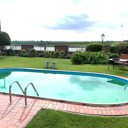 Pool-Zimmer In Schnackenburg Exterior photo
